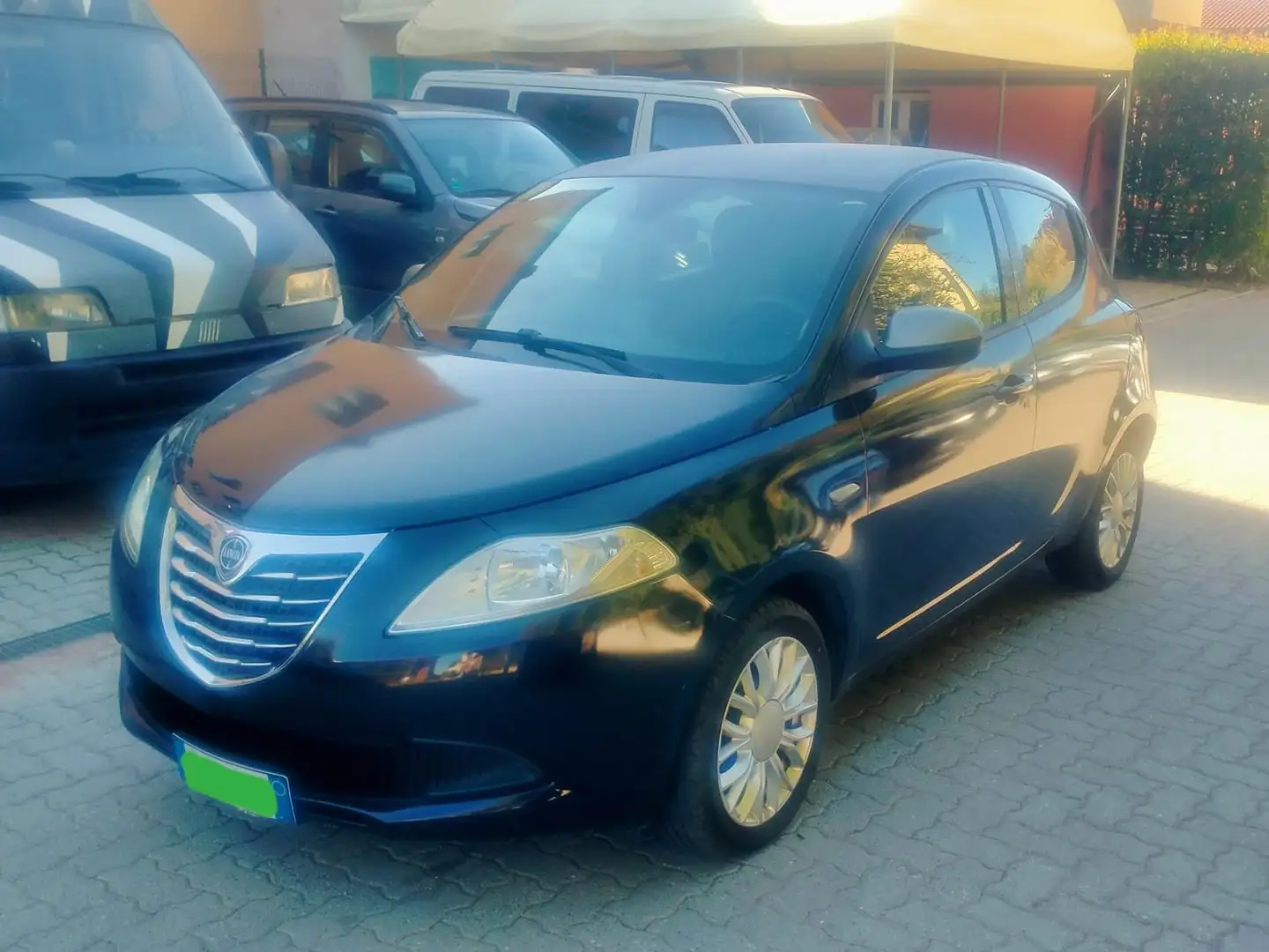 Lancia Ypsilon Ypsilon III 2011 1.2 8v Silver 69cv NEOPATENTATI Nero - 1
