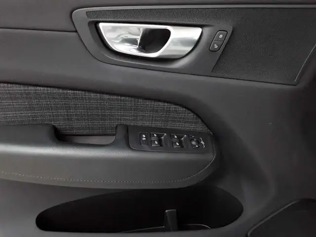 Volvo XC60 view 16