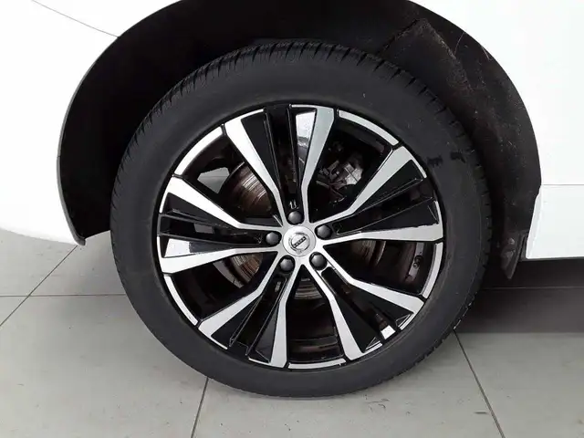 Volvo XC60 view 19
