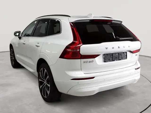 Volvo XC60 view 5