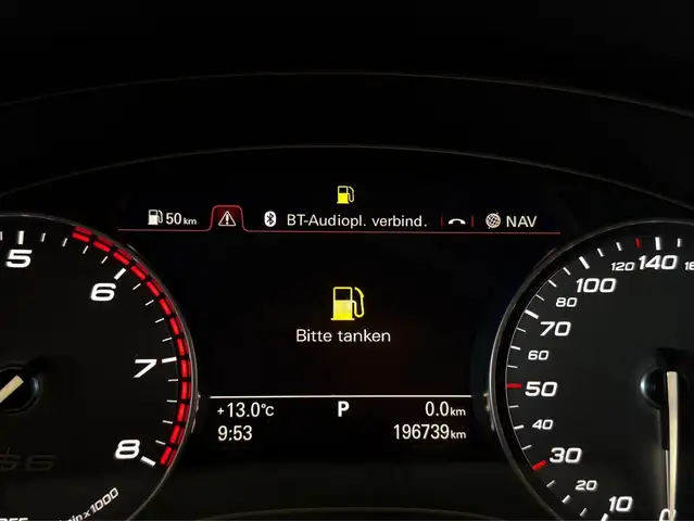 Audi S6 view 13