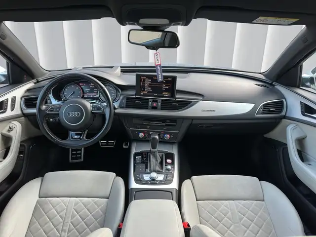 Audi S6 view 11
