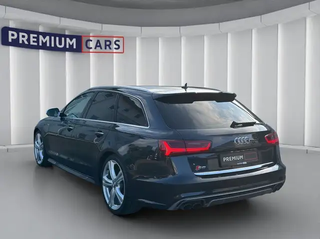 Audi S6 view 3