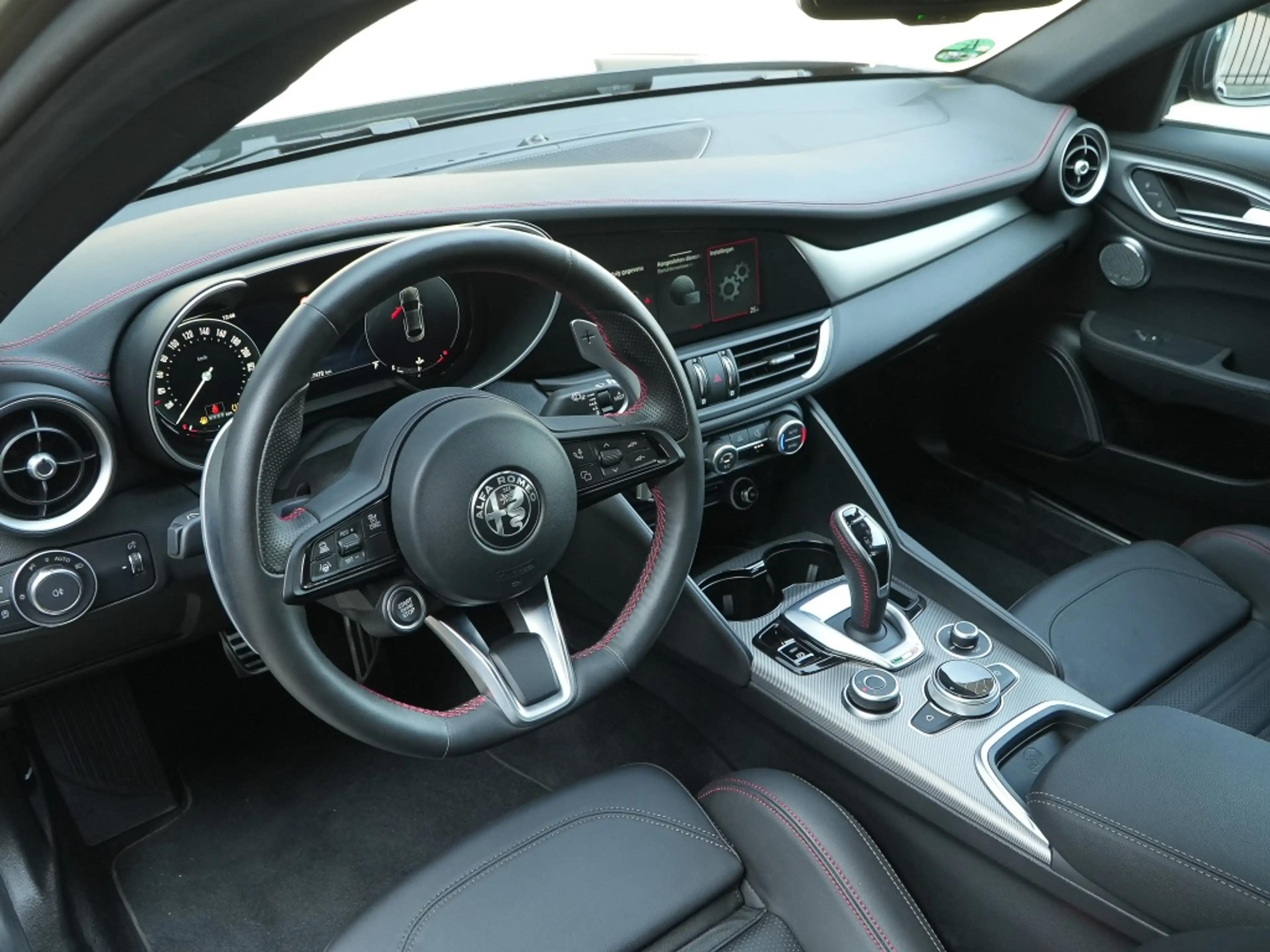 Alfa Romeo Giulia 2.0 Turbo 280 PK Competizione Q4 AWD | Harman | Ve — photo 3