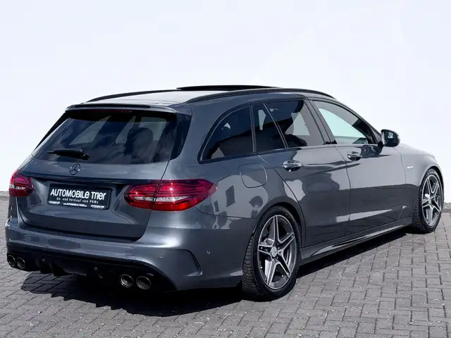 Mercedes-Benz C-Class view 5