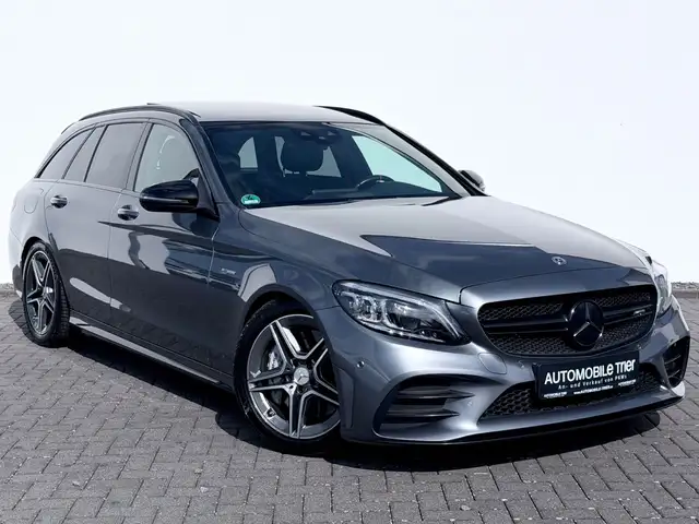 Mercedes-Benz C-Class view 3