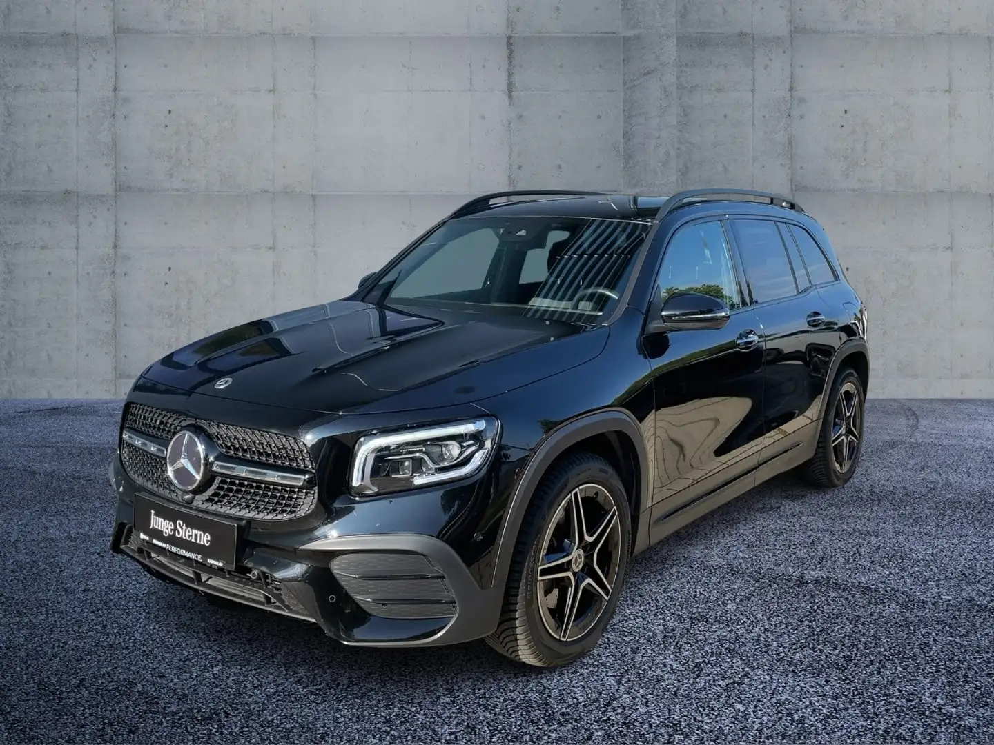Mercedes-Benz GLB 220 d 4MATIC AMG Line AMG Night PDC SHZ SpurH Zwart - 2