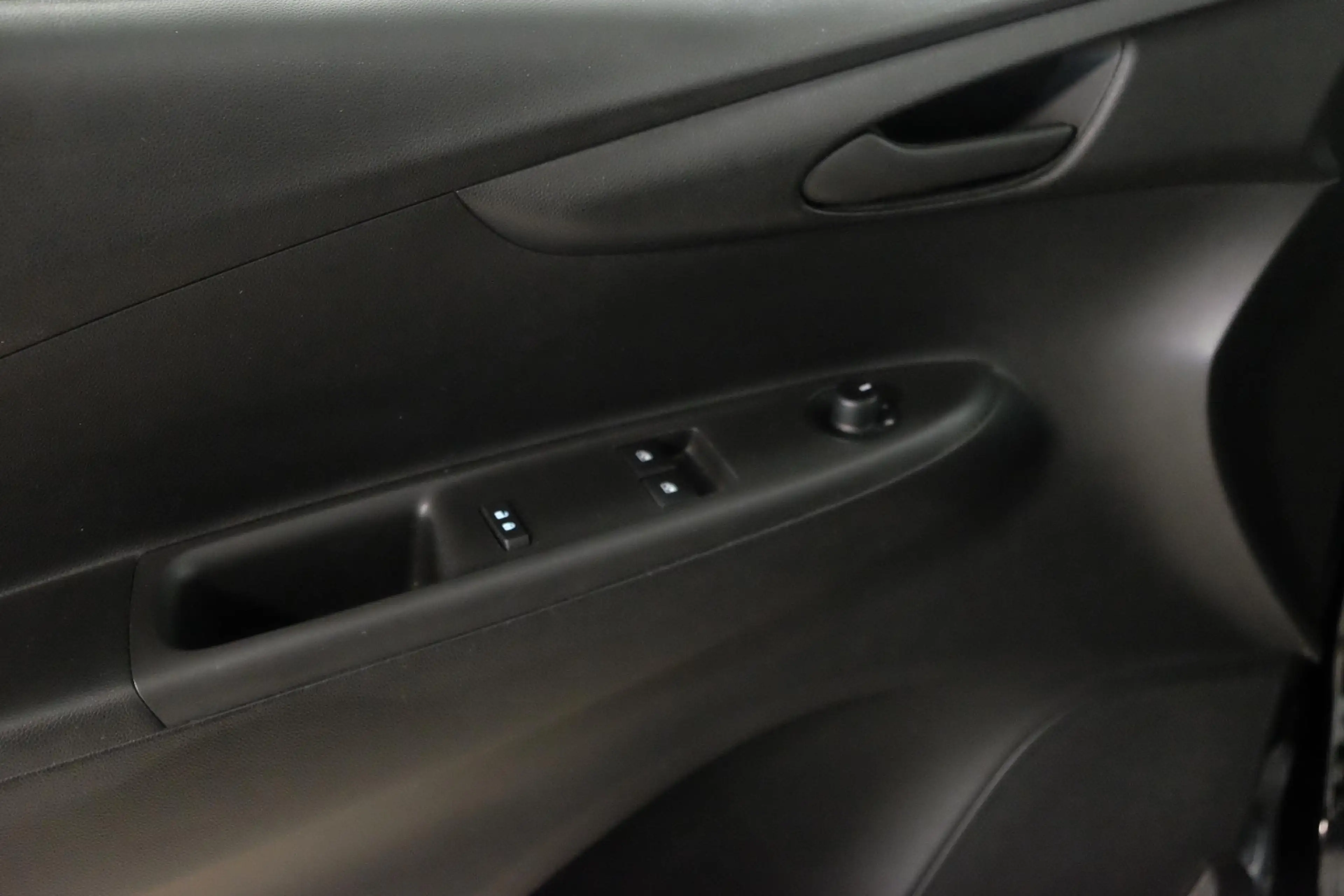 Opel Karl 1.0 ecoFLEX Edition — photo 11