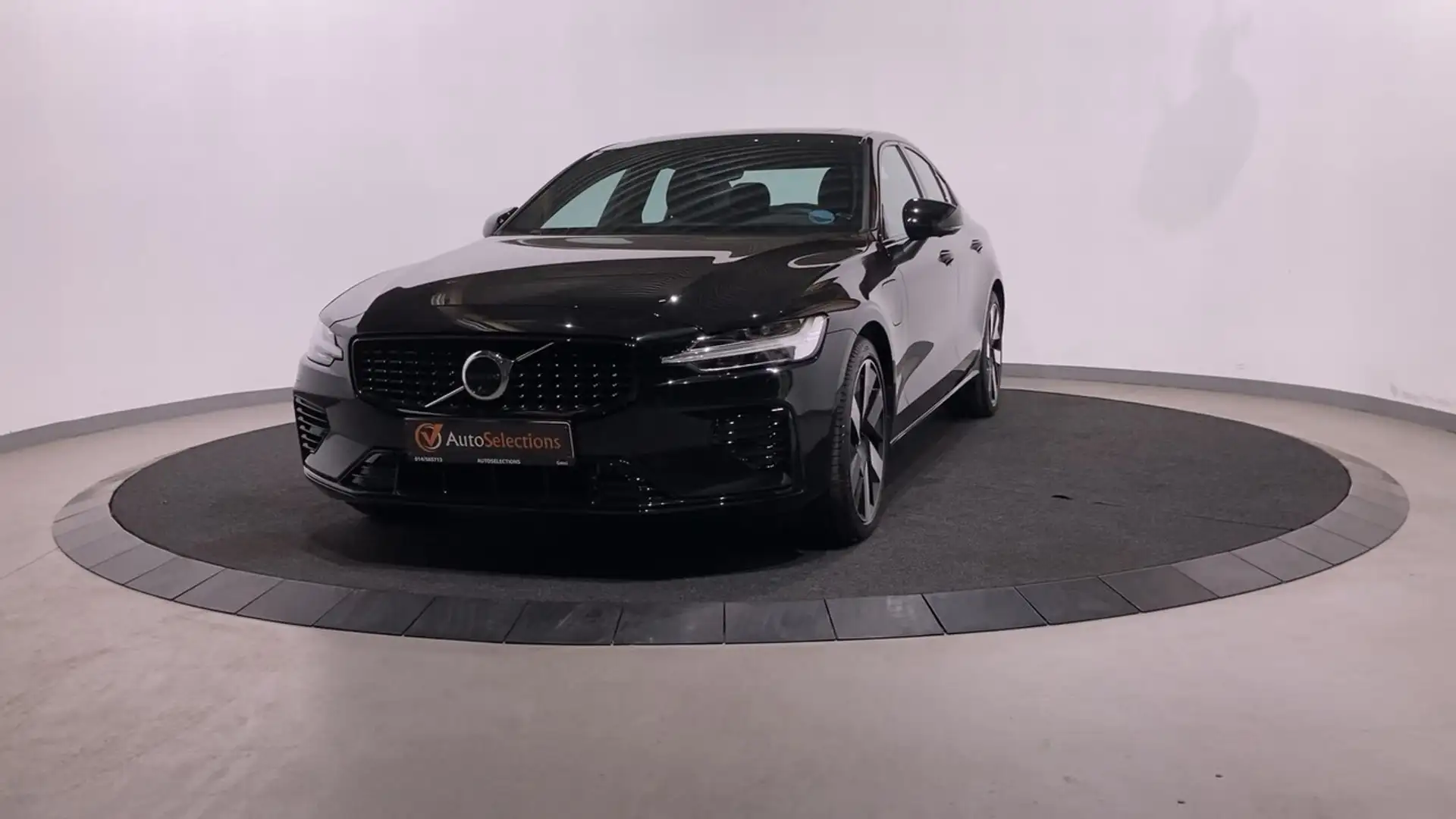 Volvo S60 S60  T8 AWD ULTIMATE DARK /PANO/PILOT ASSIST/BL... Zwart - 1