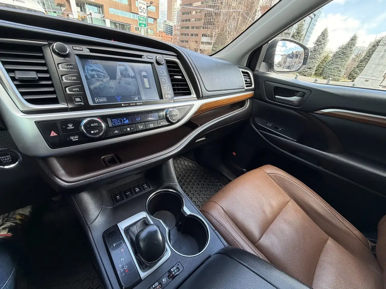 Toyota Highlander снимка Toyota Highlander