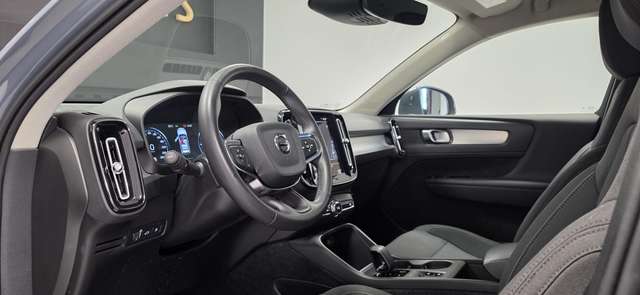 Volvo XC40 — photo 14