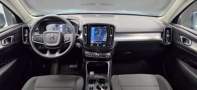Volvo XC40 — photo 9