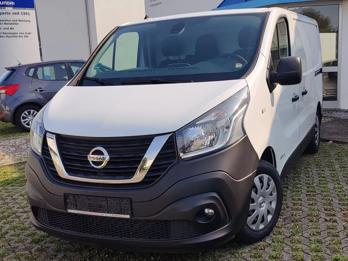 Nissan NV300 L1H1 2,9 dCi 125 Pro Blanc - 1