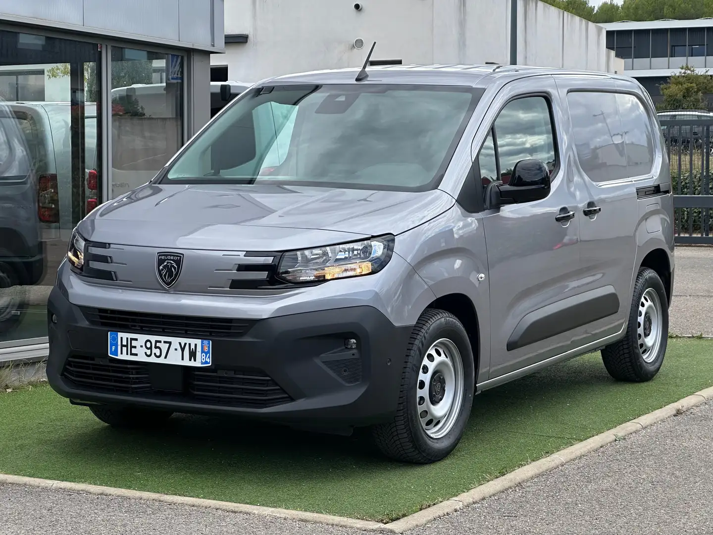 Peugeot Partner Taille M 650kg BlueHDi 130 EAT8 Connect -27% NEUF Grigio - 1