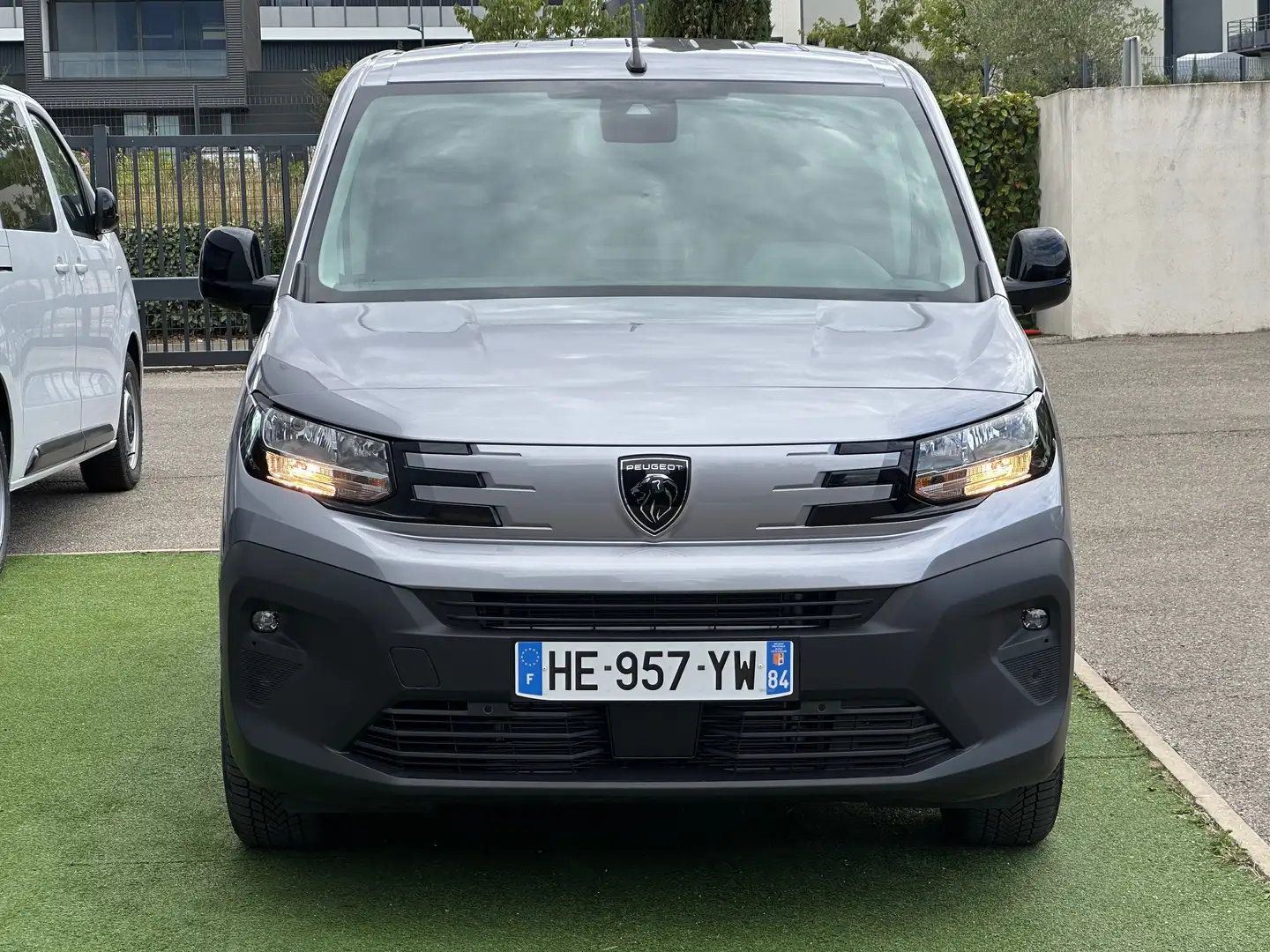 Peugeot Partner Taille M 650kg BlueHDi 130 EAT8 Connect -27% NEUF Grigio - 2