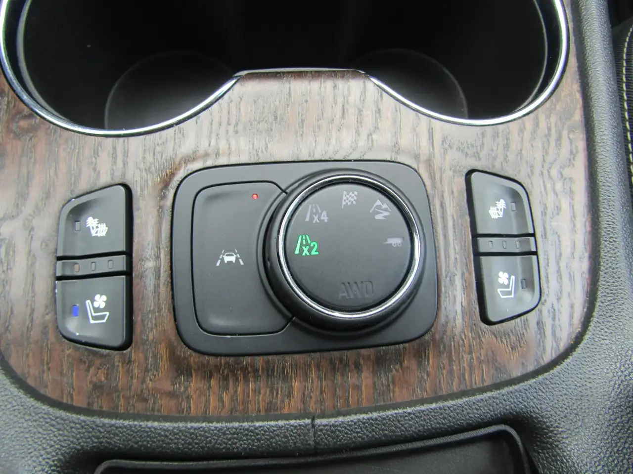 GMC Acadia снимка GMC Acadia