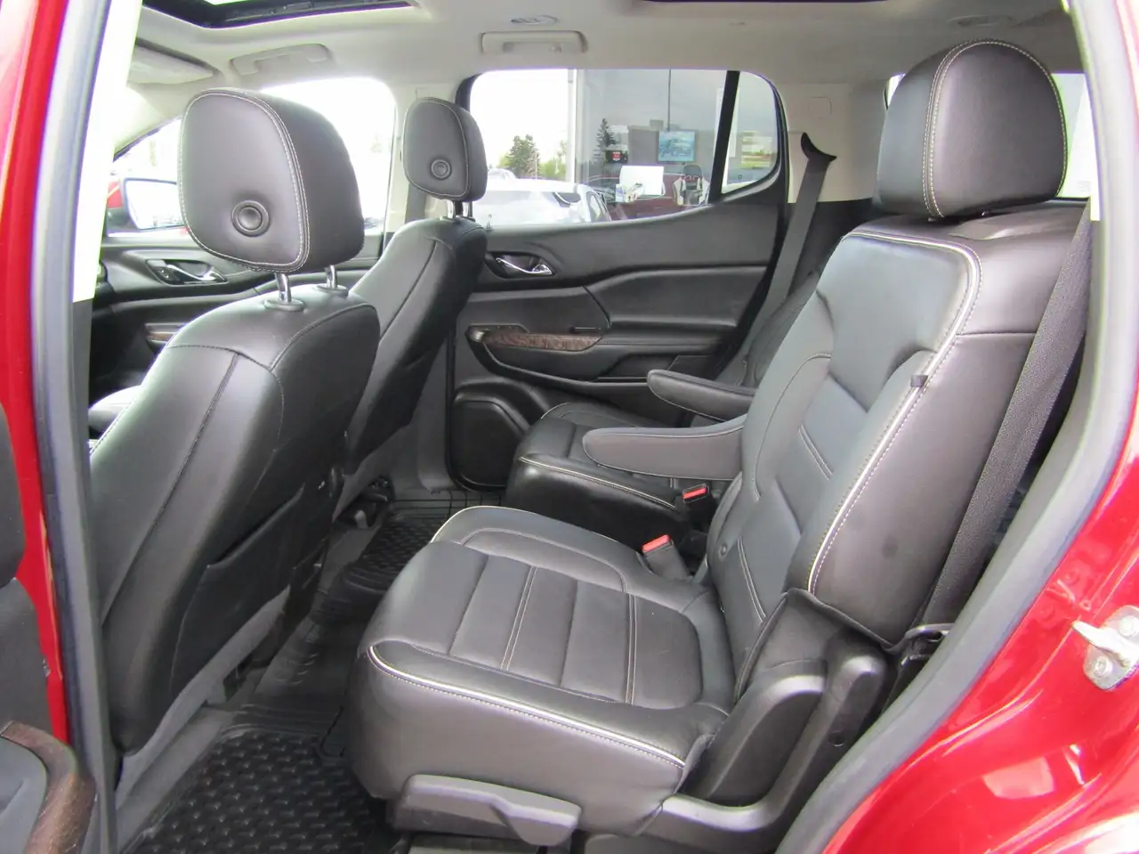 GMC Acadia снимка GMC Acadia
