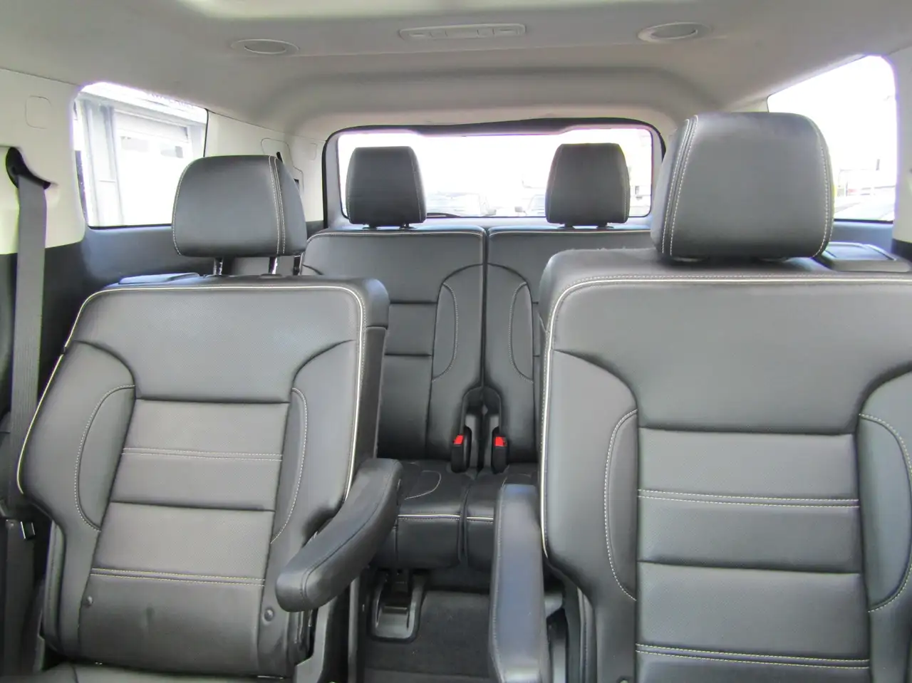 GMC Acadia снимка GMC Acadia