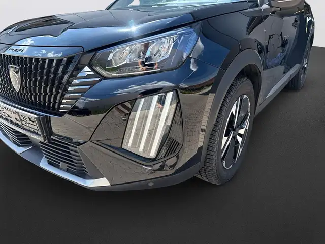 Peugeot 2008 view 11