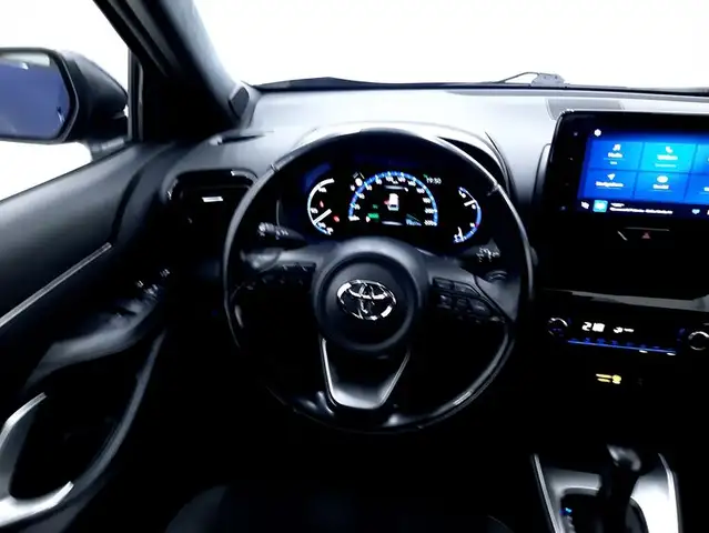 Toyota Yaris Cross view 11