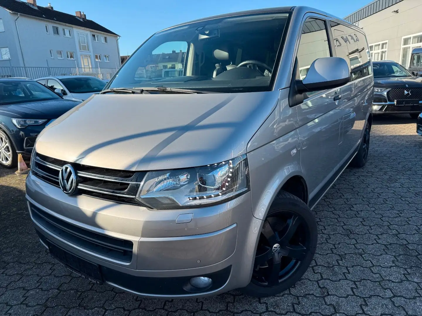 Volkswagen T5 Multivan Sondermodell Edition 25 Beige - 2