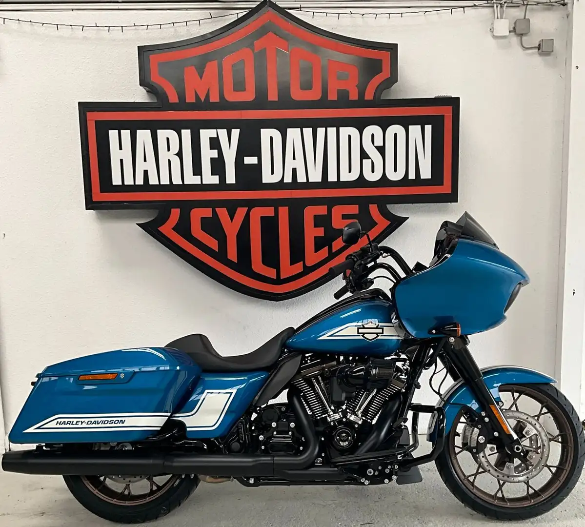 Harley-Davidson Road Glide ST FLTRXST Fast Johnny Bleu - 1