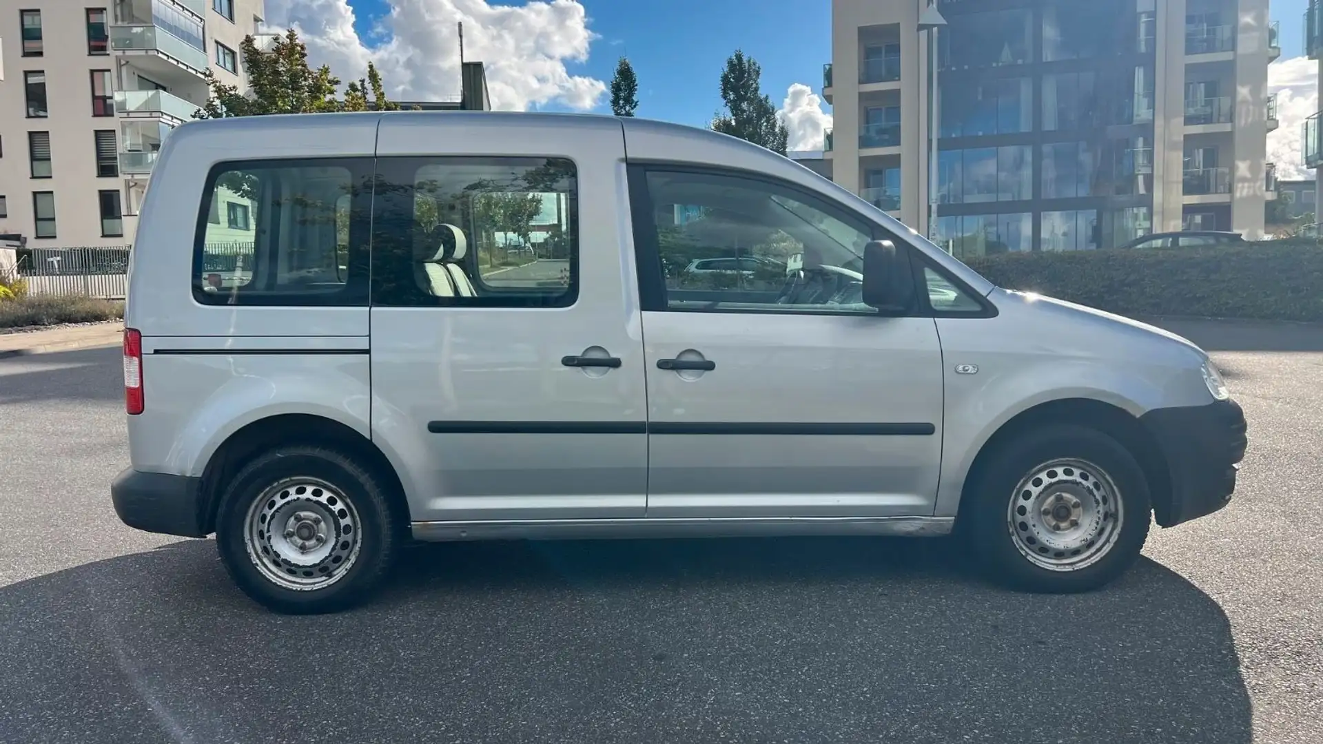 Volkswagen Caddy Life 2.0 EcoFuel HU NEU Klima Plateado - 2
