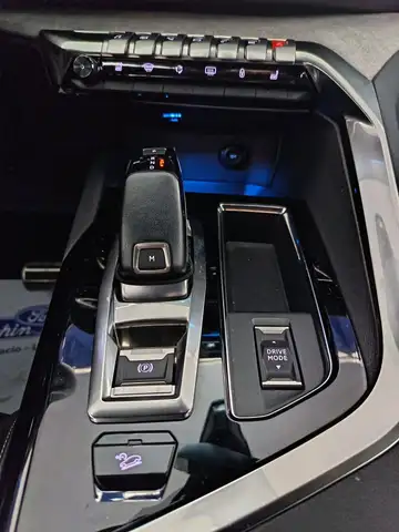 Peugeot 5008 view 4