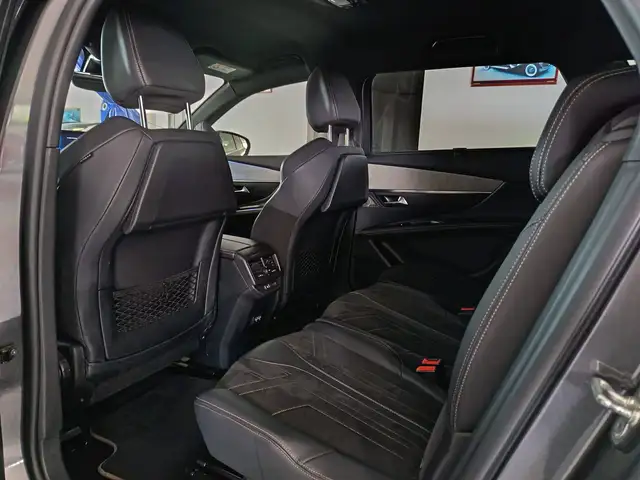 Peugeot 5008 view 5
