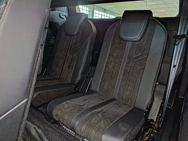 Peugeot 5008 view 6