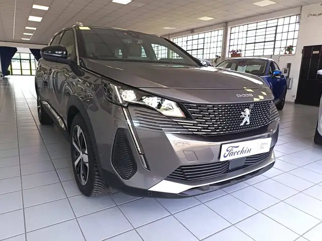 Peugeot 5008 view 9