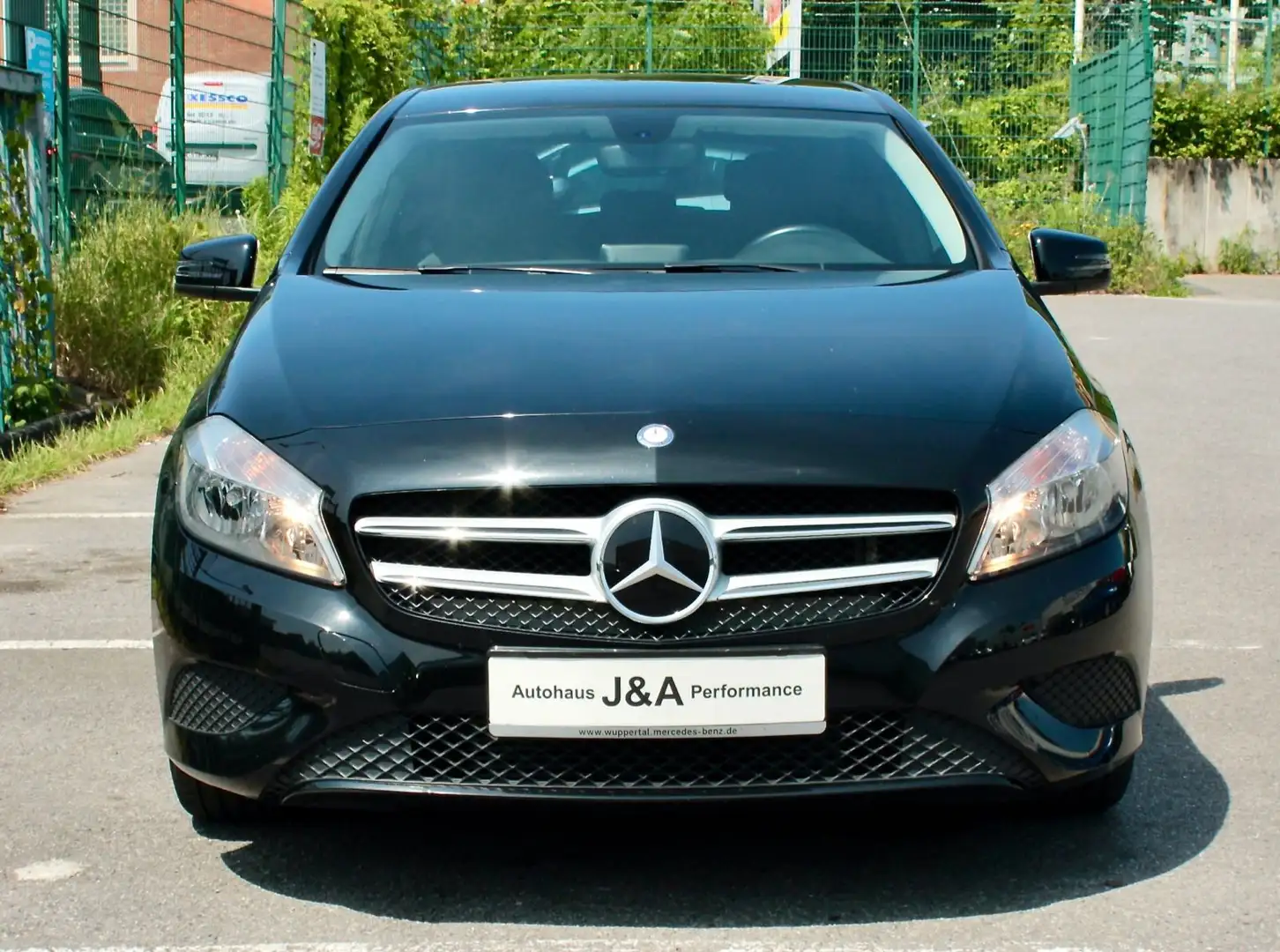 Mercedes-Benz A 180 A -Klasse A 180 BlueEfficiency/LEDER/NAVI Zwart - 1