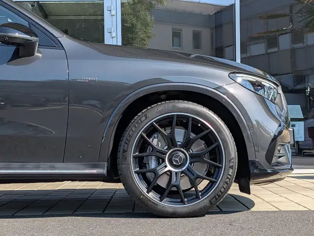 Mercedes-Benz GLC view 12