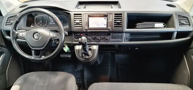 Volkswagen Caravelle view 13