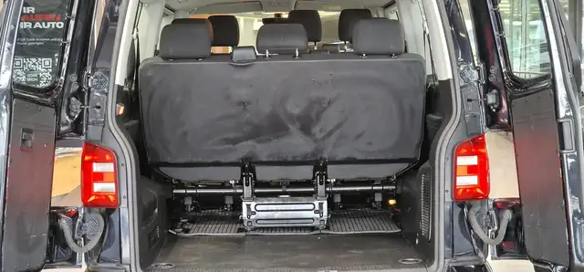 Volkswagen Caravelle view 10