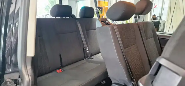 Volkswagen Caravelle view 12