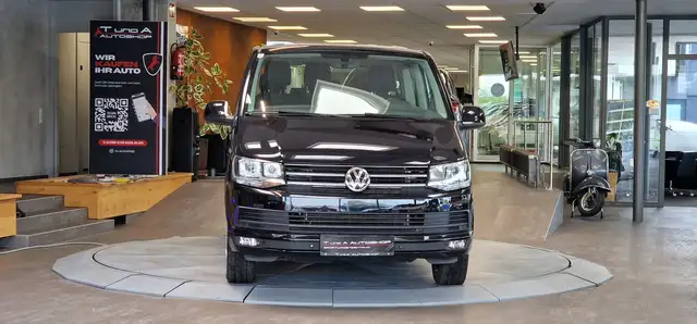 Volkswagen Caravelle view 2