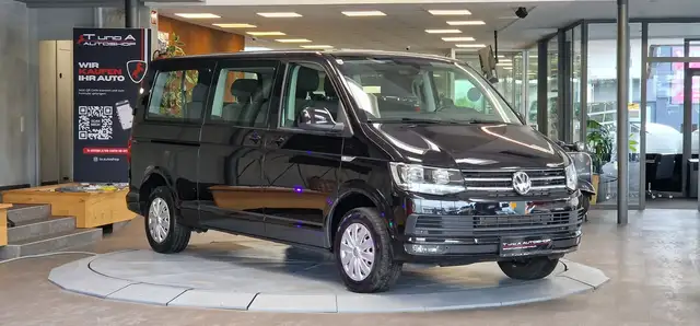 Volkswagen Caravelle view 3