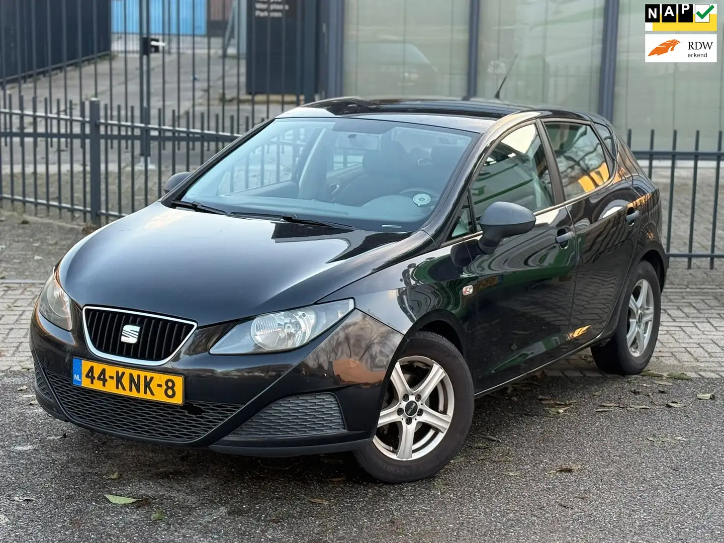 SEAT Ibiza 1.2 Club Schwarz - 1