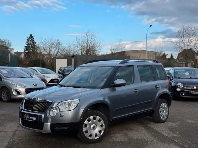 Skoda Yeti Elegance Plus Edition 4x4 HU neu/PDC/SHZ