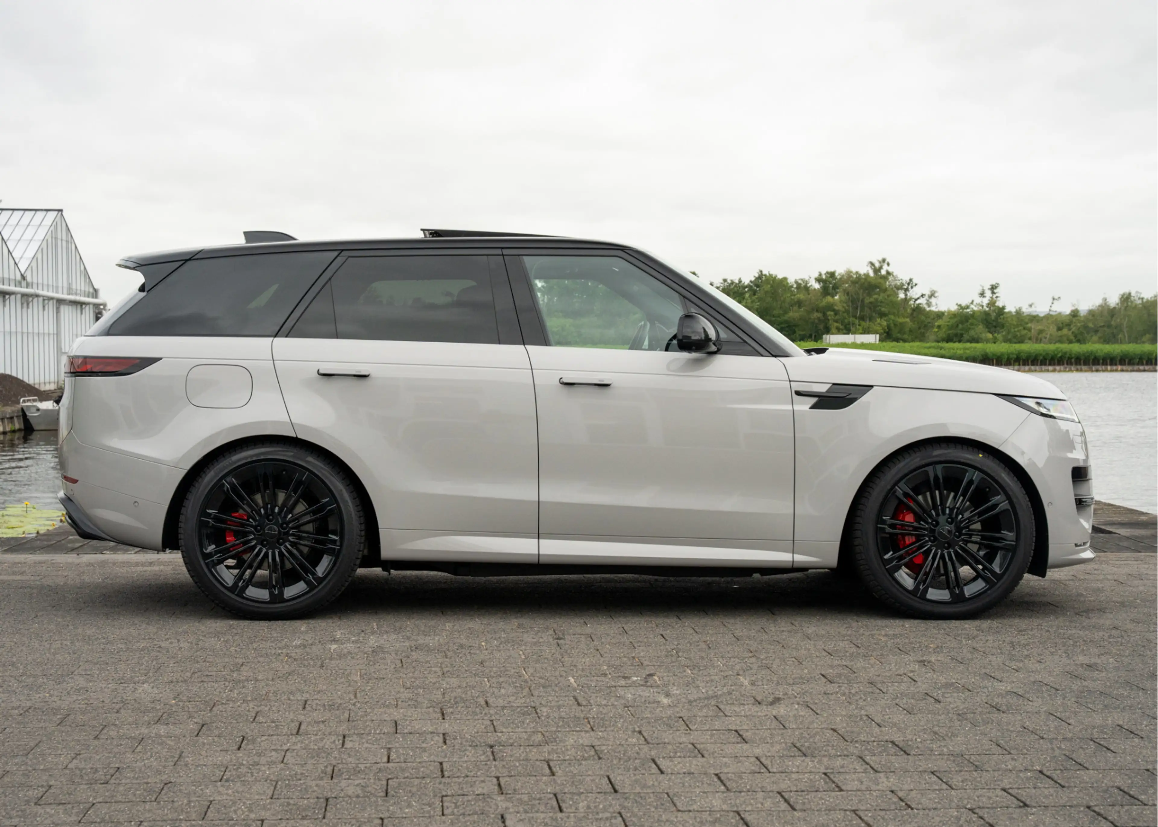 Land Rover Range Rover Sport P550e Autobiography | Full Options | Enhanced Blac — photo 8