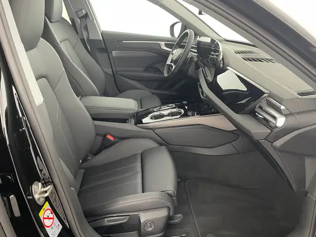 Audi A6 view 10