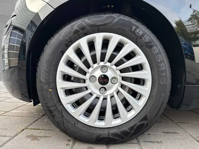 Fiat 500E view 7