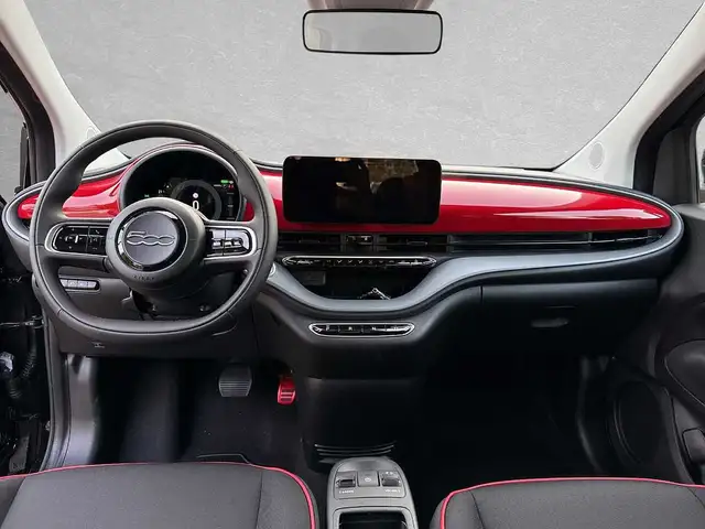 Fiat 500E view 5