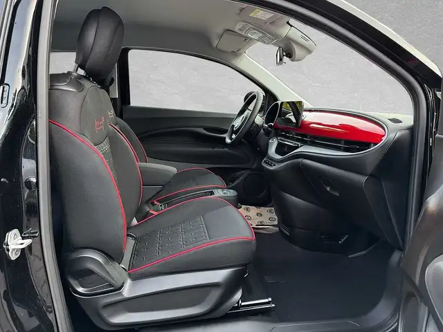 Fiat 500E view 4