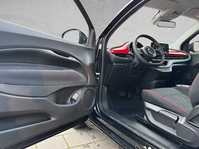 Fiat 500E view 3