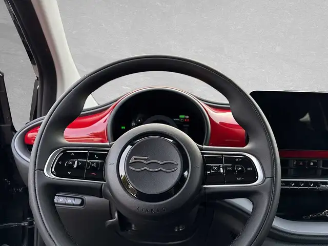 Fiat 500E view 9