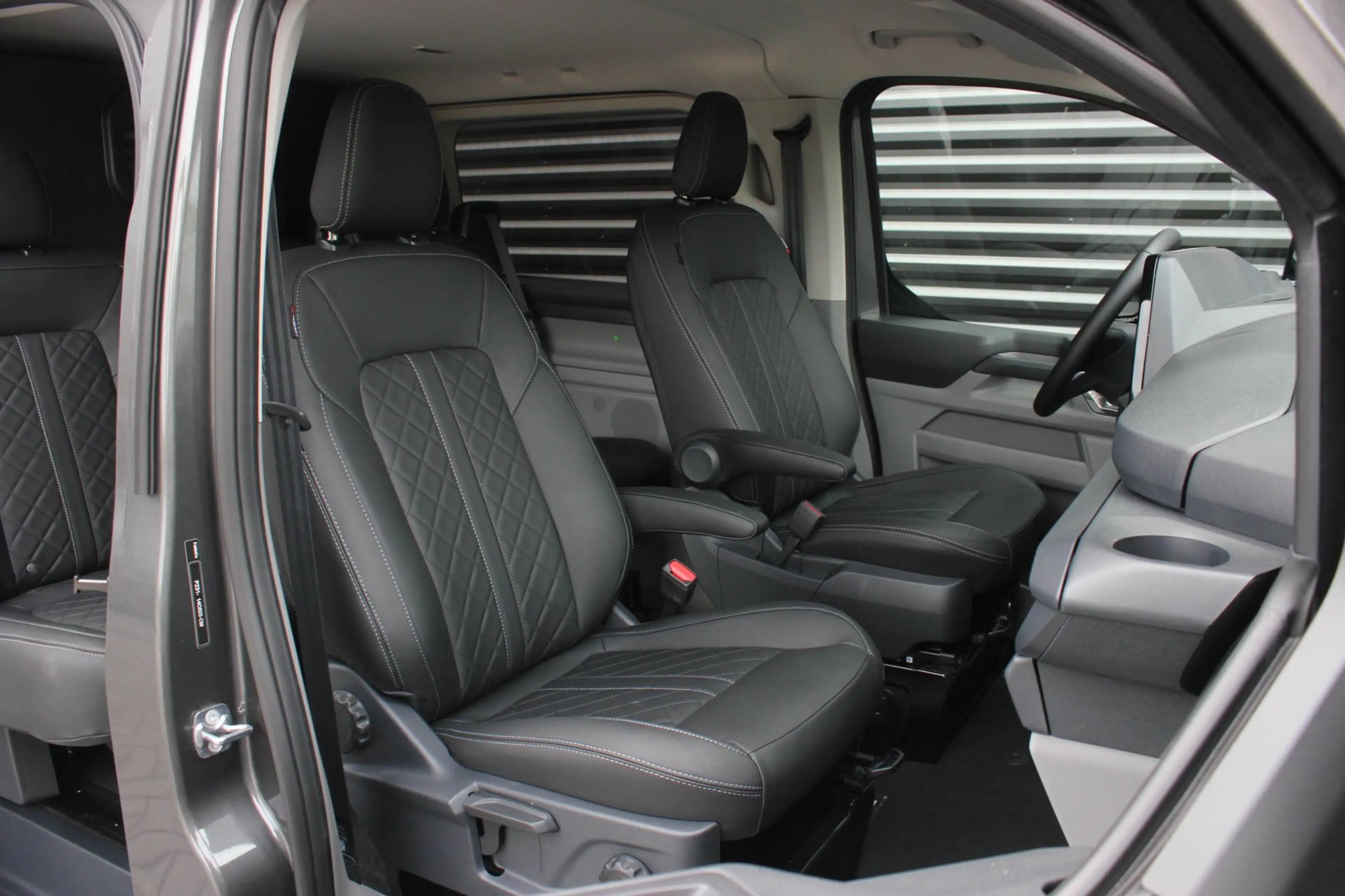 Ford E-Transit Cust. 320 L2H1 Sport 71 kWh DC DUBBEL CABINE / JB- — photo 13