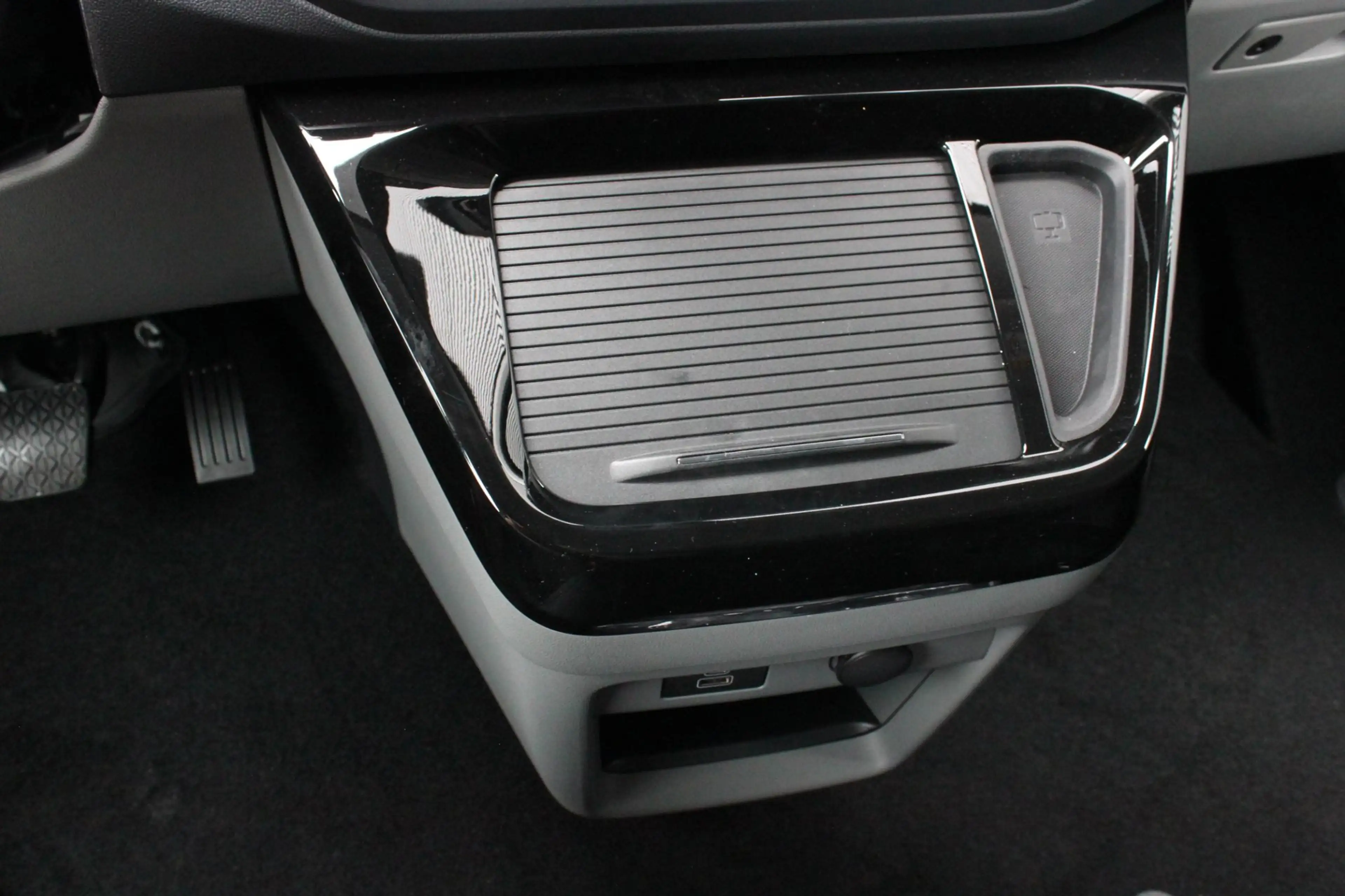 Ford E-Transit Cust. 320 L2H1 Sport 71 kWh DC DUBBEL CABINE / JB- — photo 18