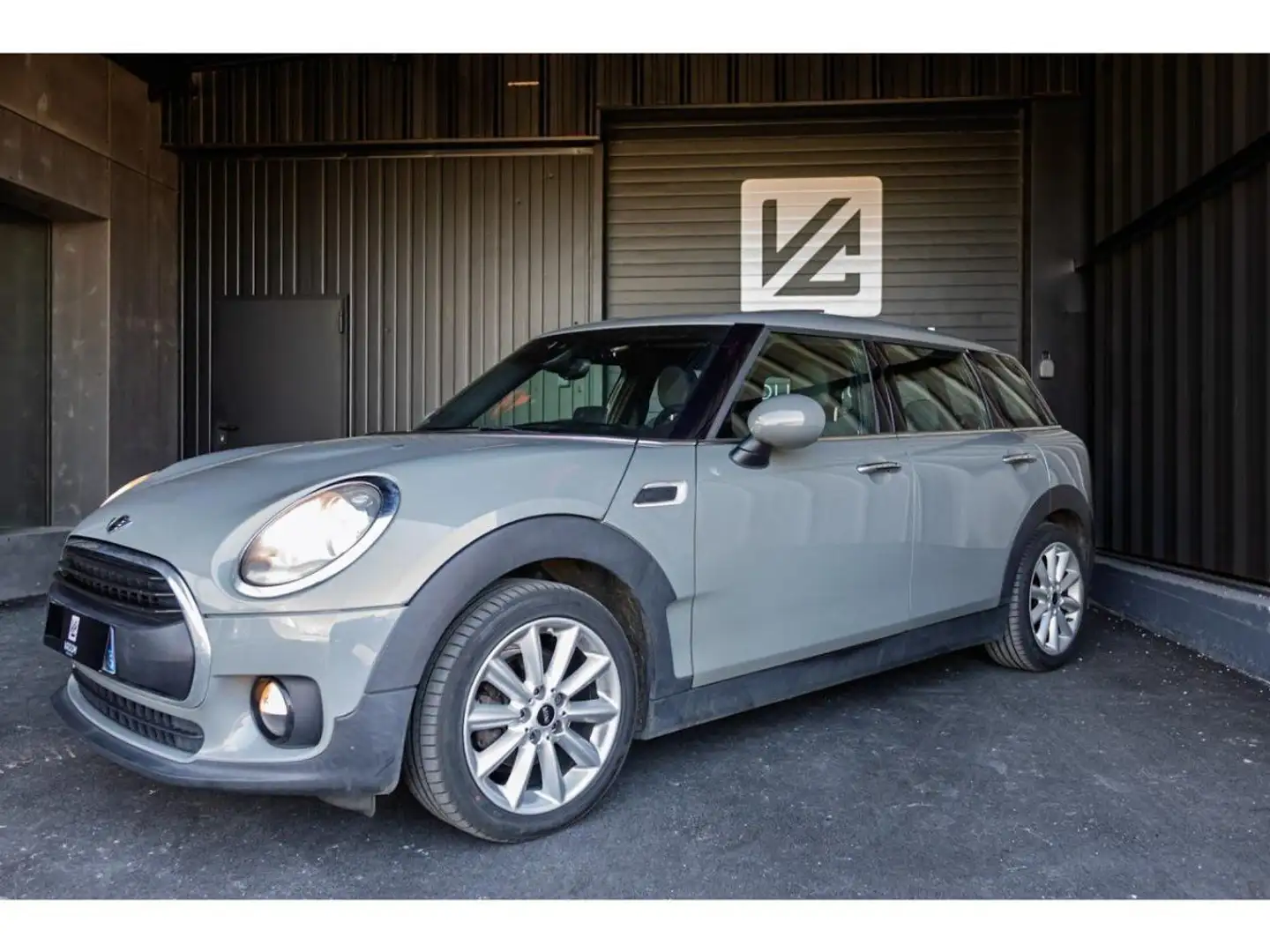 MINI Cooper Clubman 1.5 D - 116 - BVA F54 BREAK One D Hyde Park PHASE 1 Gris - 1